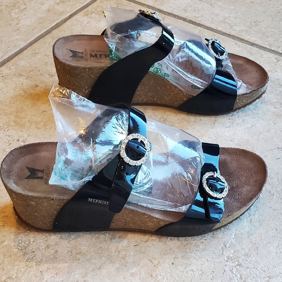 Mephisto Jeweled Patent Leather Wedges Sz 37 - Picture 5 of 9